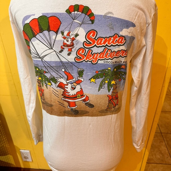 Vintage Cocoa beach Santa Skydivers shirt - Picture 3 of 5
